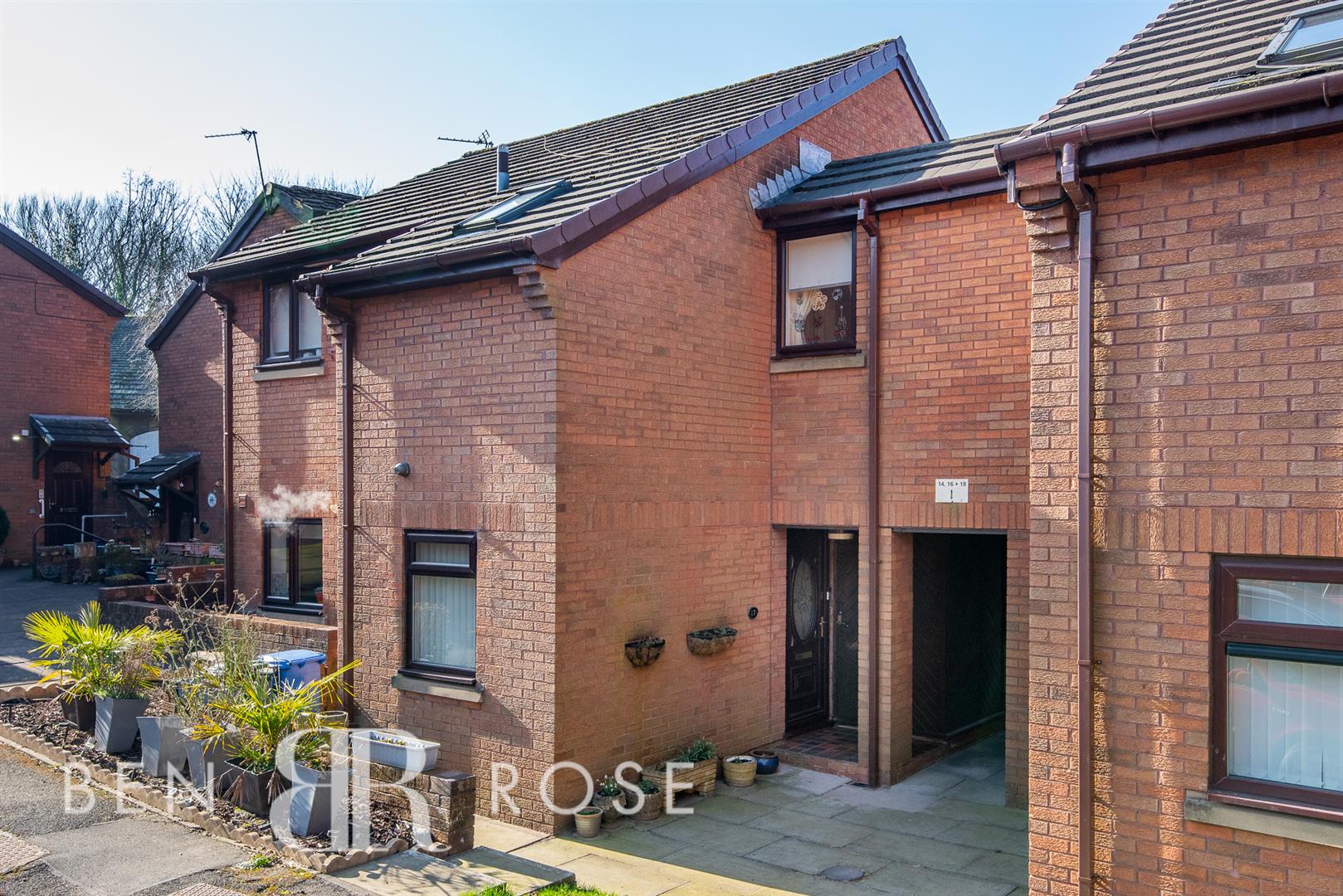 2 bed property in Rookery Close, Chorley